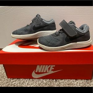 Nike huarache run toddler shoes